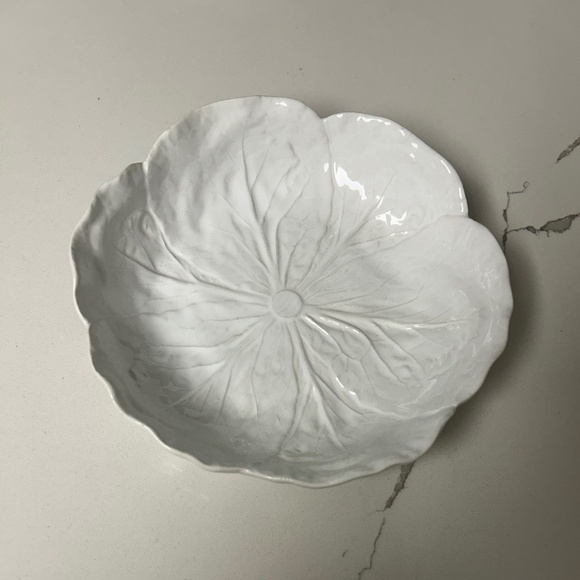 Cabbage Leaf Ceramic Dish 8” Diameter White - Picture 1 of 3